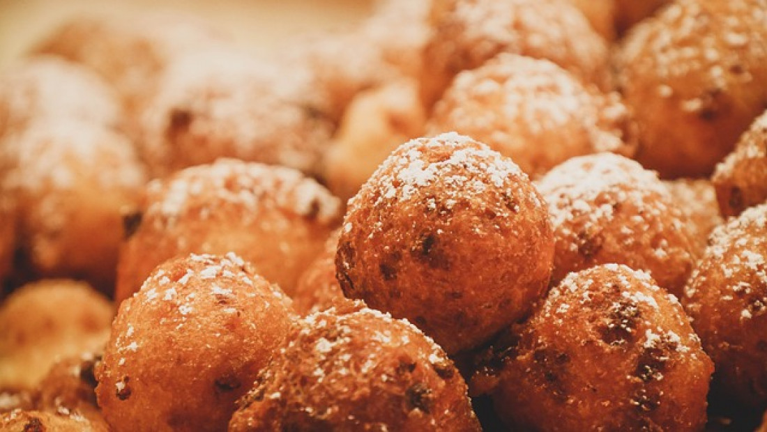 Serowe mini pączki