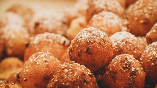 Serowe mini pączki