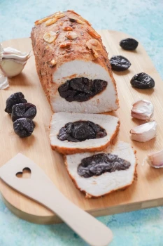 Schab pieczony ze śliwkami