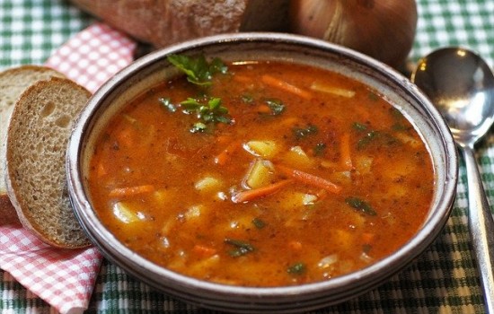 Tradycyjna zupa gulaszowa