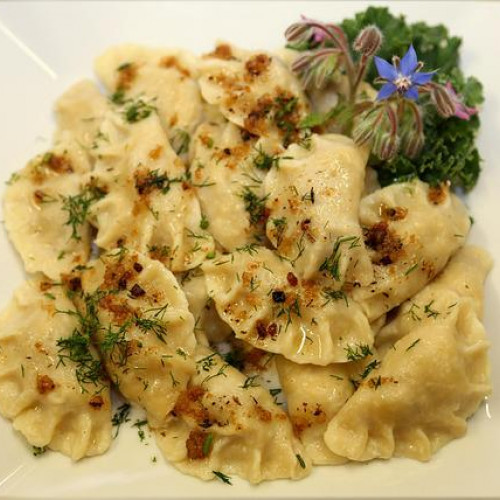 Pyszne pierożki z ziemniakami i kapustą kiszoną