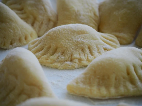 Pierożki z serem i szpinakiem