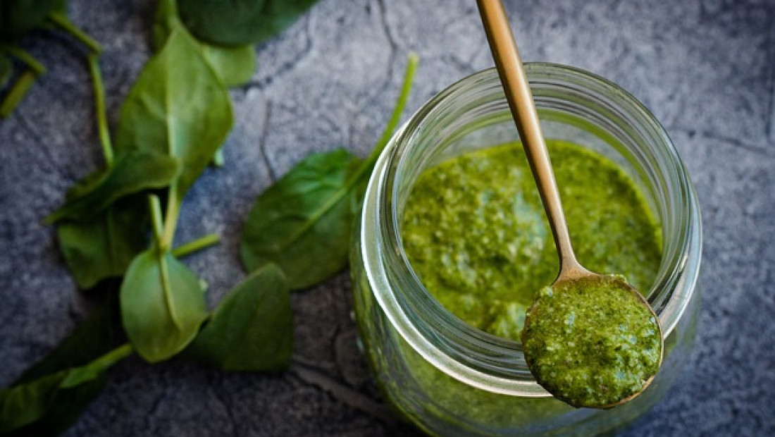 Przepis na domowe pesto