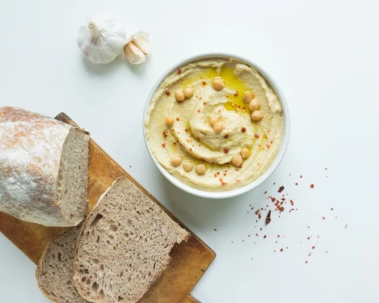 Jak zrobić domowy humus: Przepisy i porady
